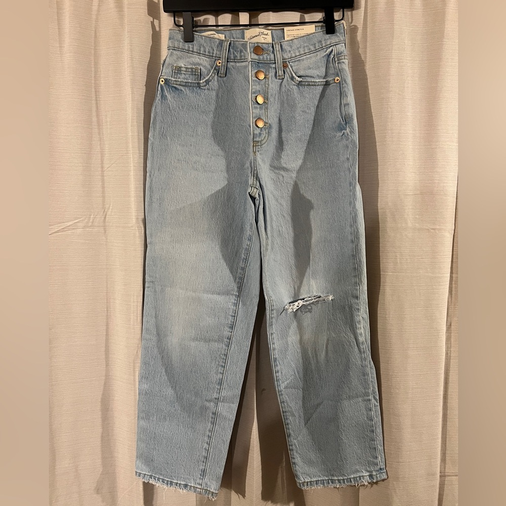 BRAND NEW WOMENS VINTAGE STRAIGHT DISTRESSED JEANS NWT